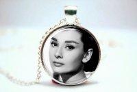 Strieborný náhrdelník Audrey Hepburn
