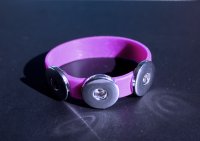 Detský silikónový náramok pre 3 buttony- fialový